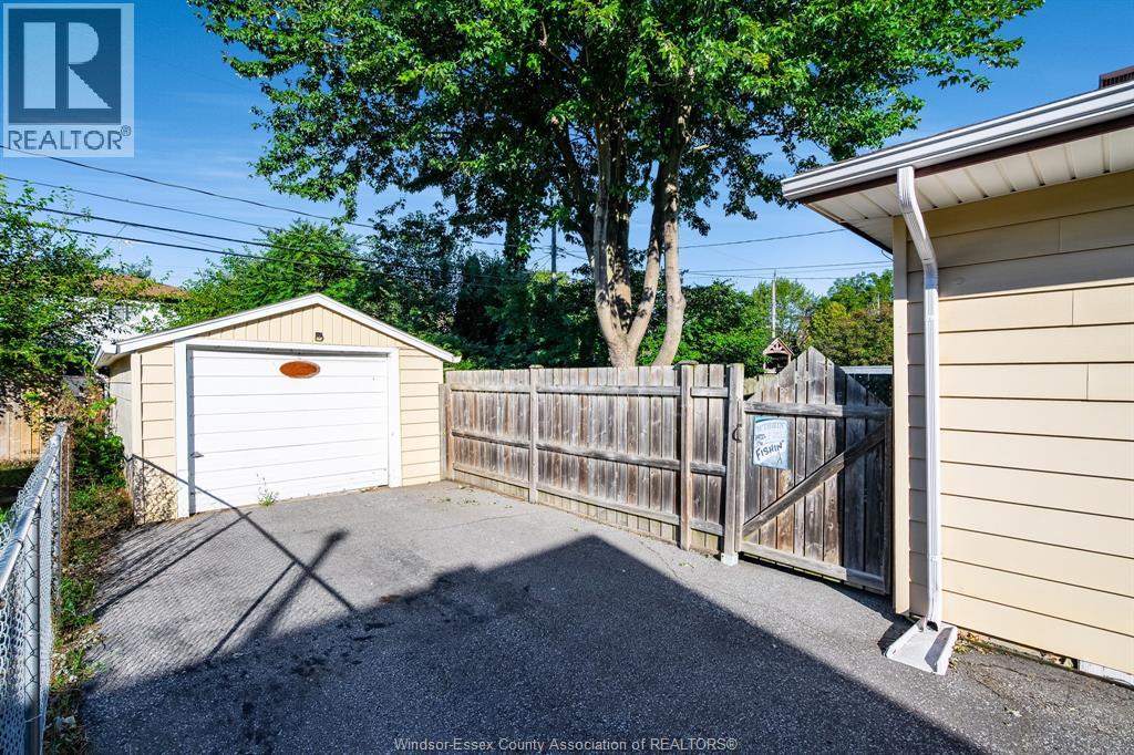 Photo 11 of 1067 Lena, Windsor ON