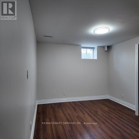 Photo 18 of 28 Lavallee Crescent, Brampton ON