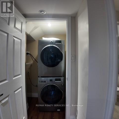 Photo 8 of 28 Lavallee Crescent, Brampton ON
