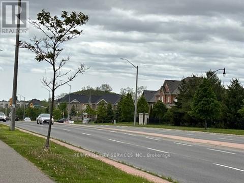 Photo 24 of 28 Lavallee Crescent, Brampton ON