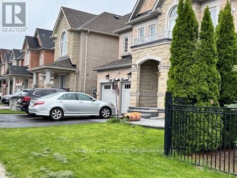 Photo 11 of 28 Lavallee Crescent, Brampton ON
