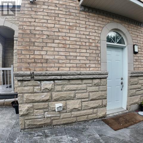 Photo 13 of 28 Lavallee Crescent, Brampton ON