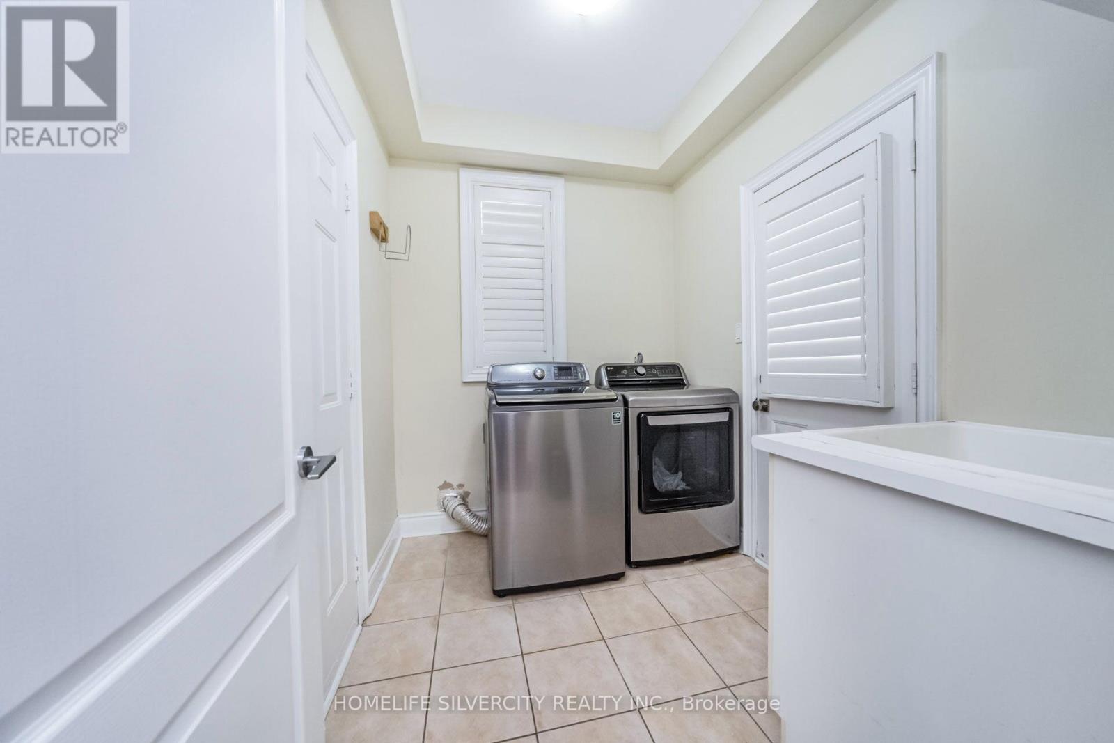 Photo 17 of 1587 Hallstone Road, Brampton ON