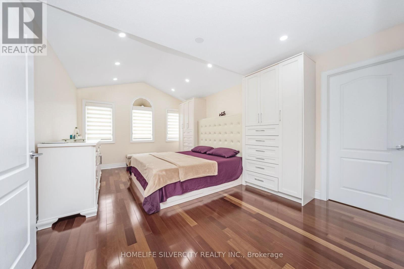 Photo 22 of 1587 Hallstone Road, Brampton ON