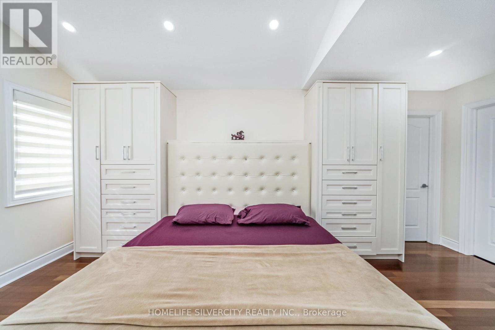 Photo 23 of 1587 Hallstone Road, Brampton ON