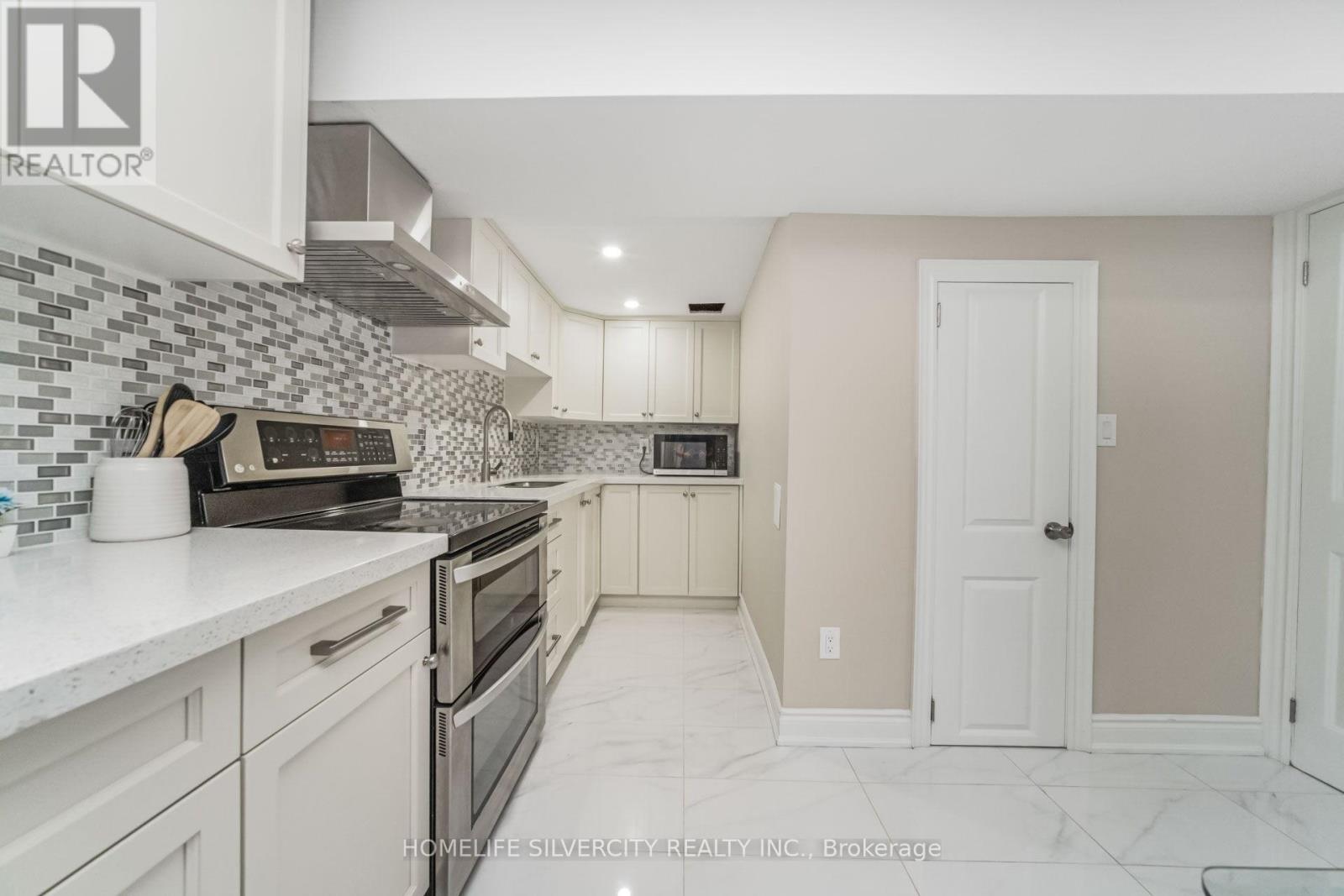 Photo 36 of 1587 Hallstone Road, Brampton ON