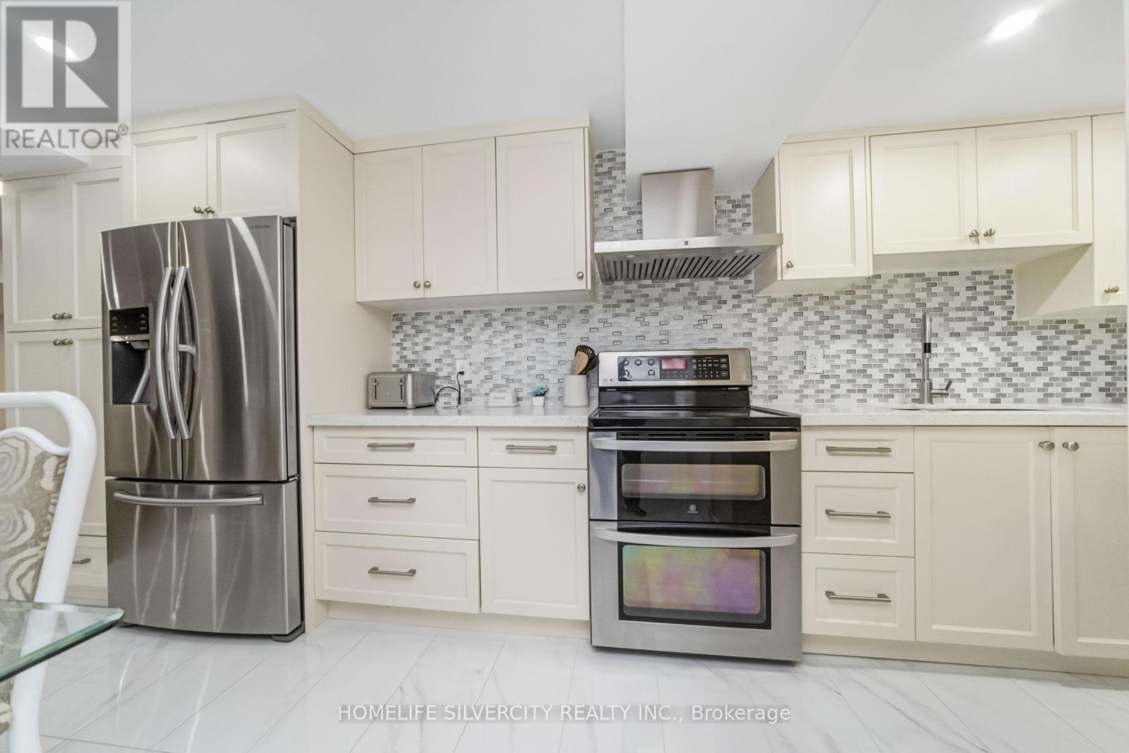 Photo 37 of 1587 Hallstone Road, Brampton ON