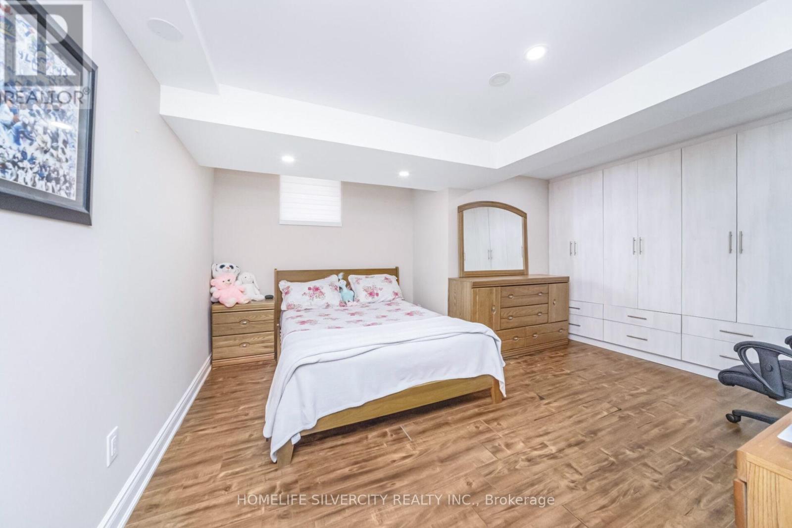 Photo 44 of 1587 Hallstone Road, Brampton ON
