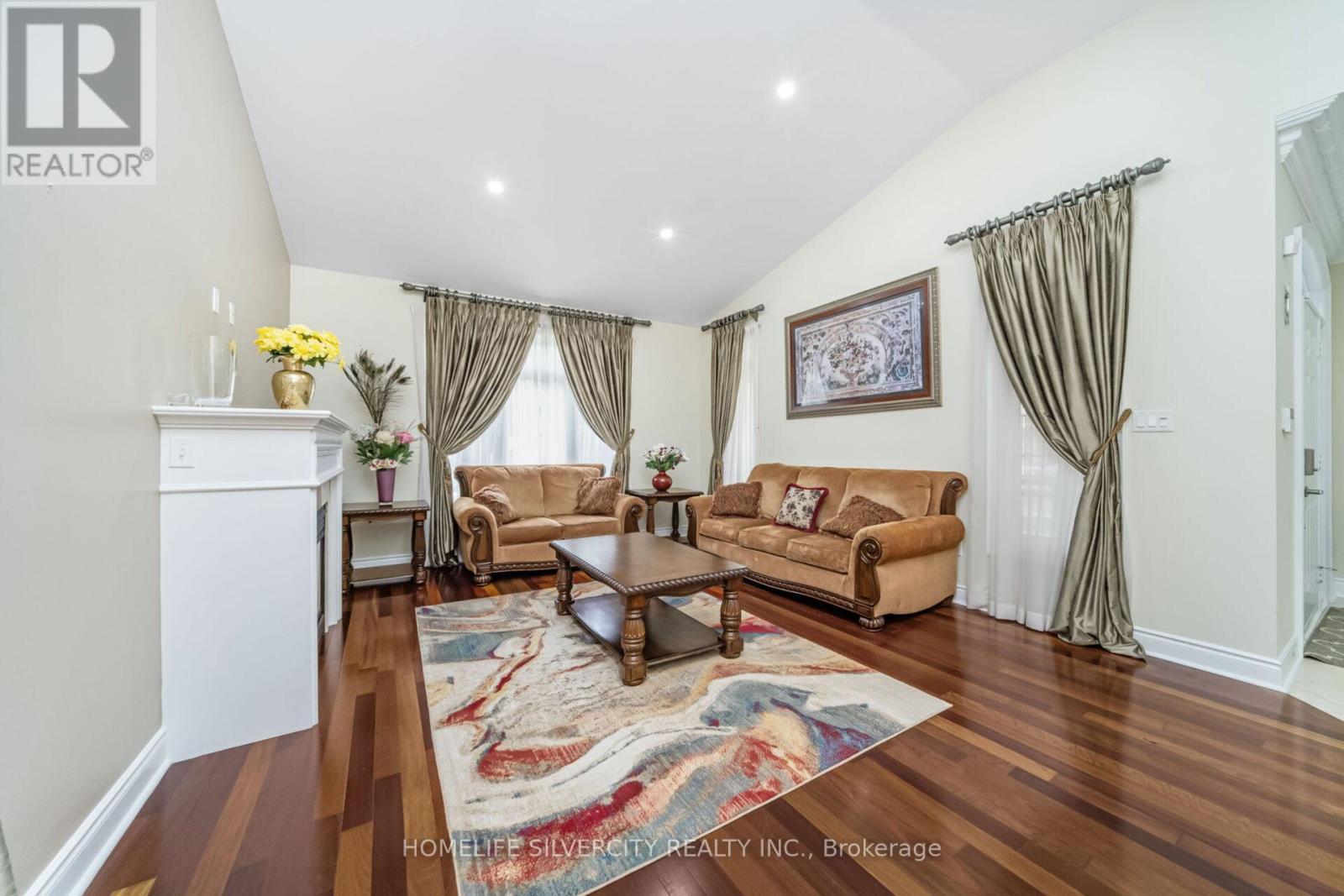 Photo 6 of 1587 Hallstone Road, Brampton ON