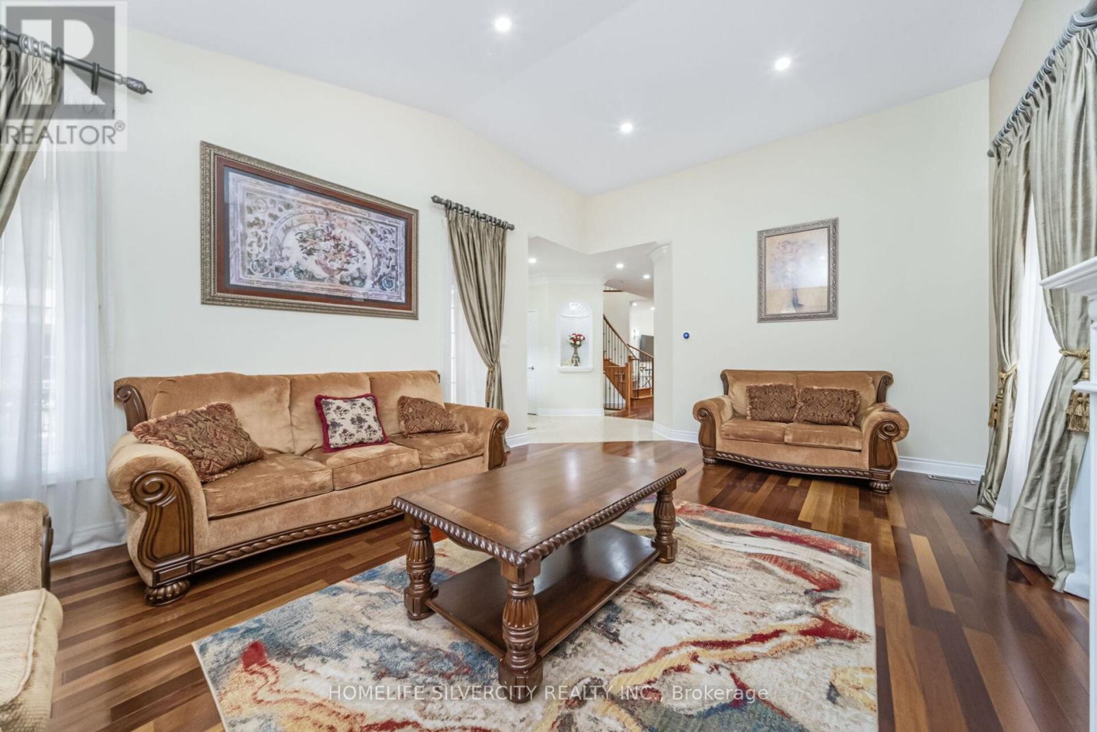 Photo 7 of 1587 Hallstone Road, Brampton ON