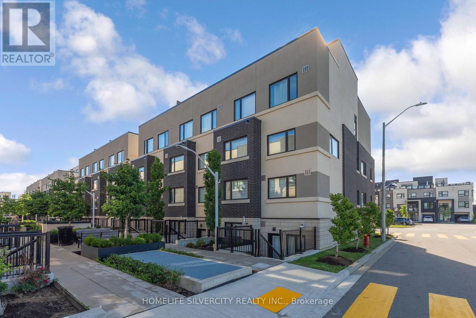 Photo 3 of 508 1127 Cooke Boulevard, Burlington ON