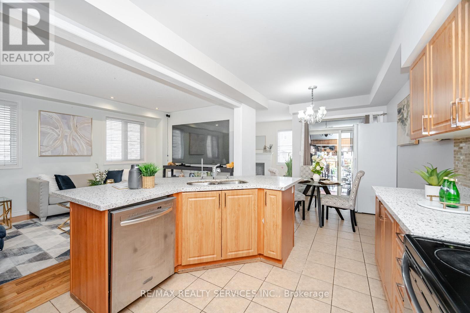 Photo 1 of 5 Goswell Street, Brampton ON