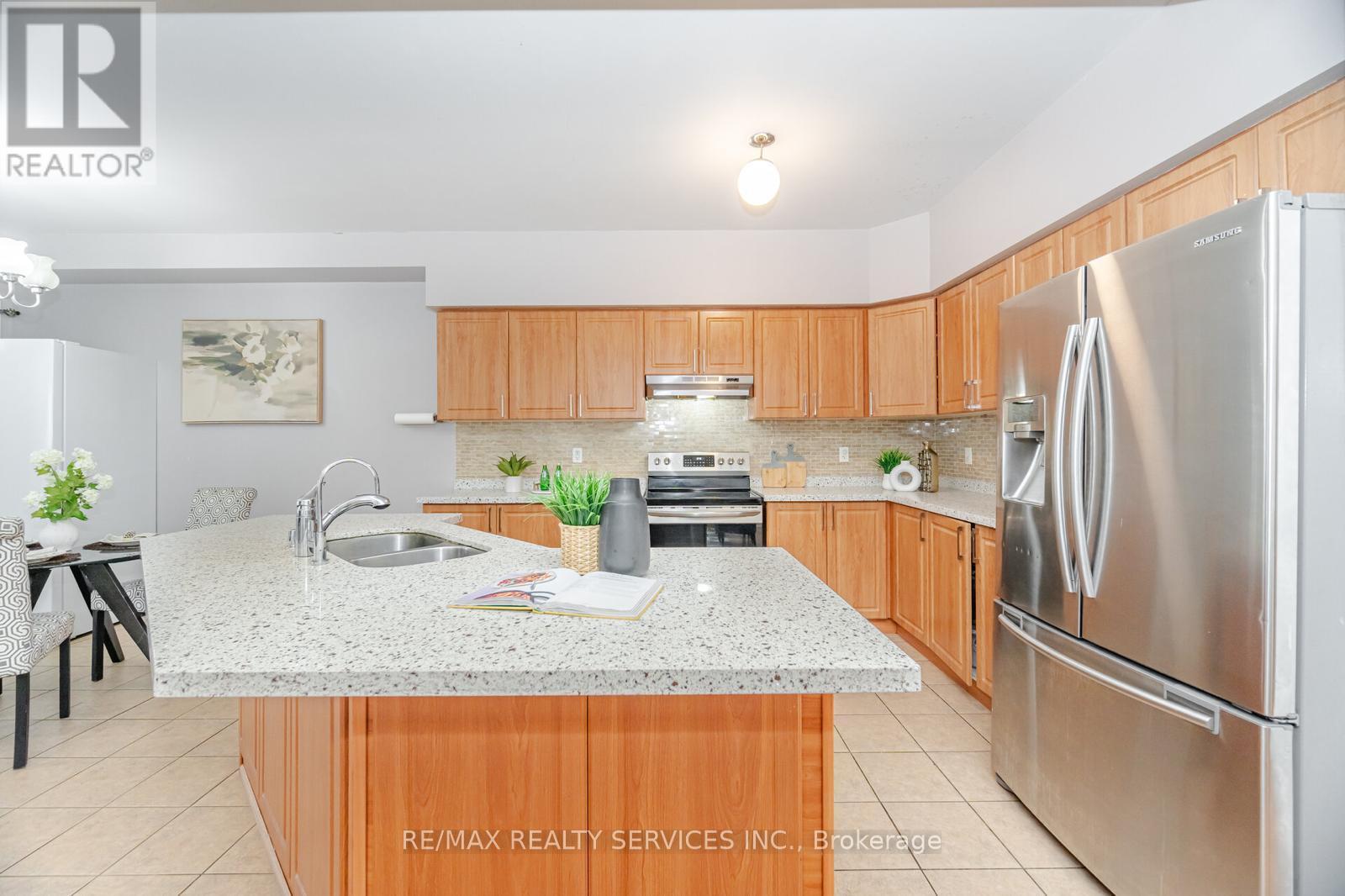 Photo 15 of 5 Goswell Street, Brampton ON