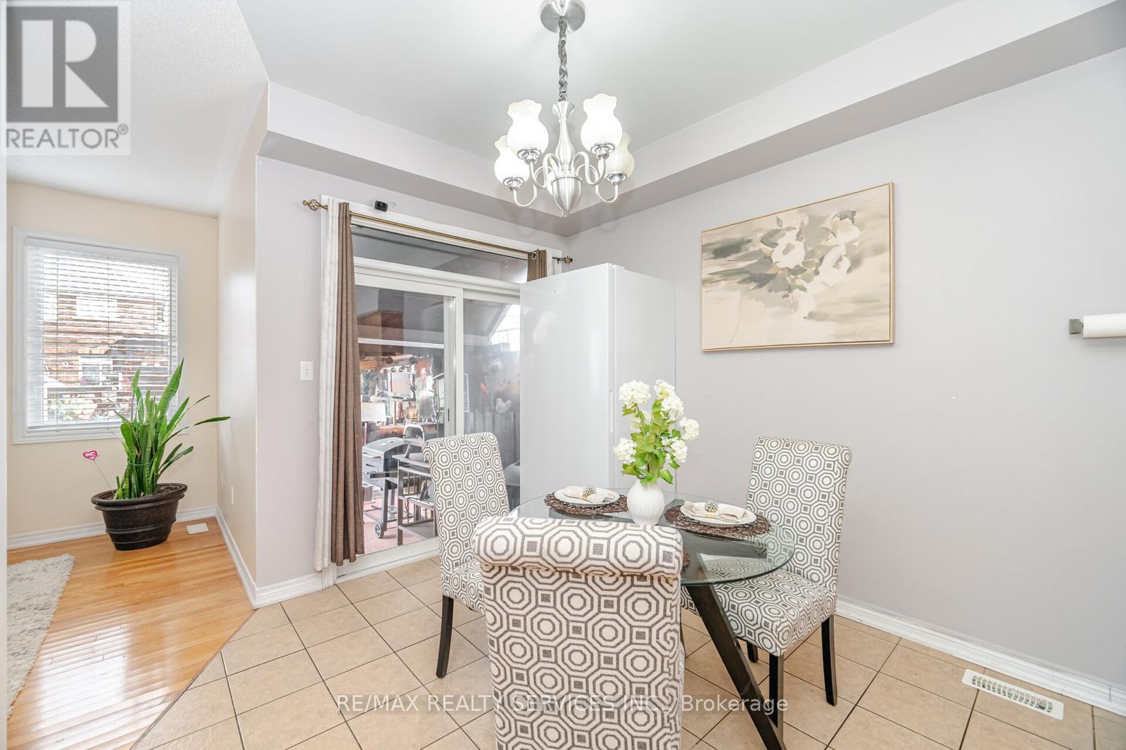 Photo 6 of 5 Goswell Street, Brampton ON