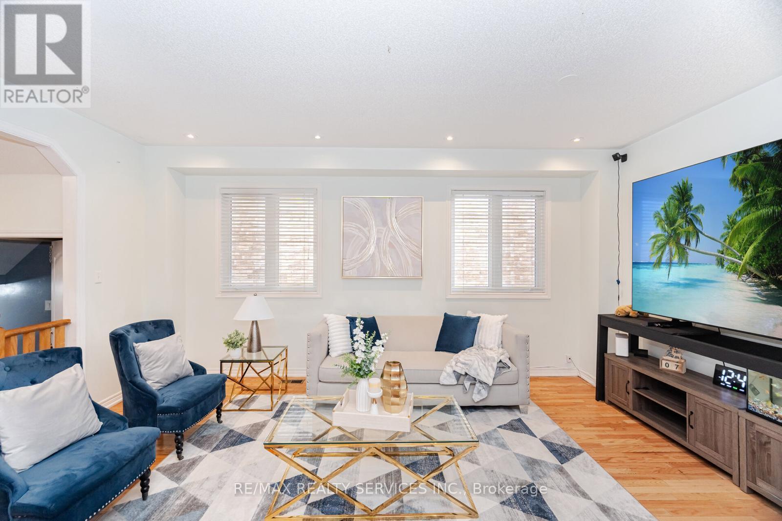 Photo 3 of 5 Goswell Street, Brampton ON