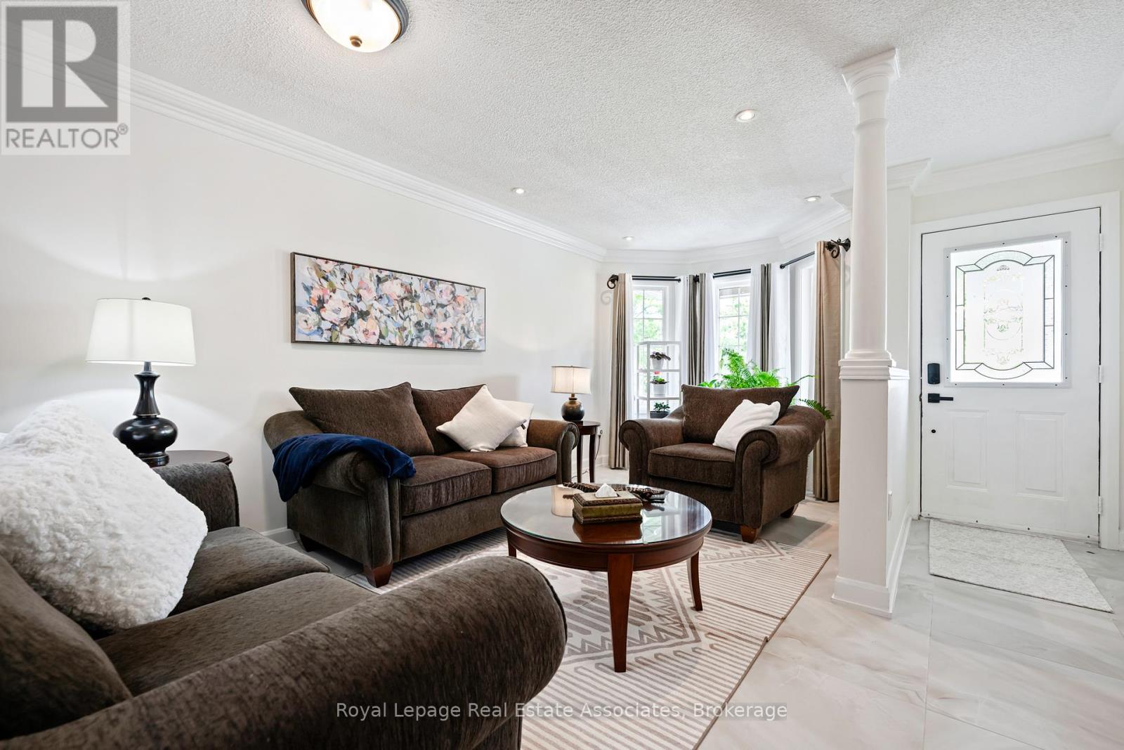 Photo 12 of 3268 Springrun Way, Mississauga ON