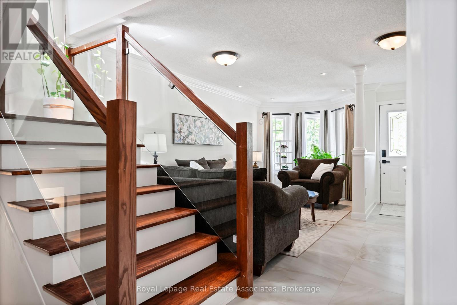 Photo 13 of 3268 Springrun Way, Mississauga ON