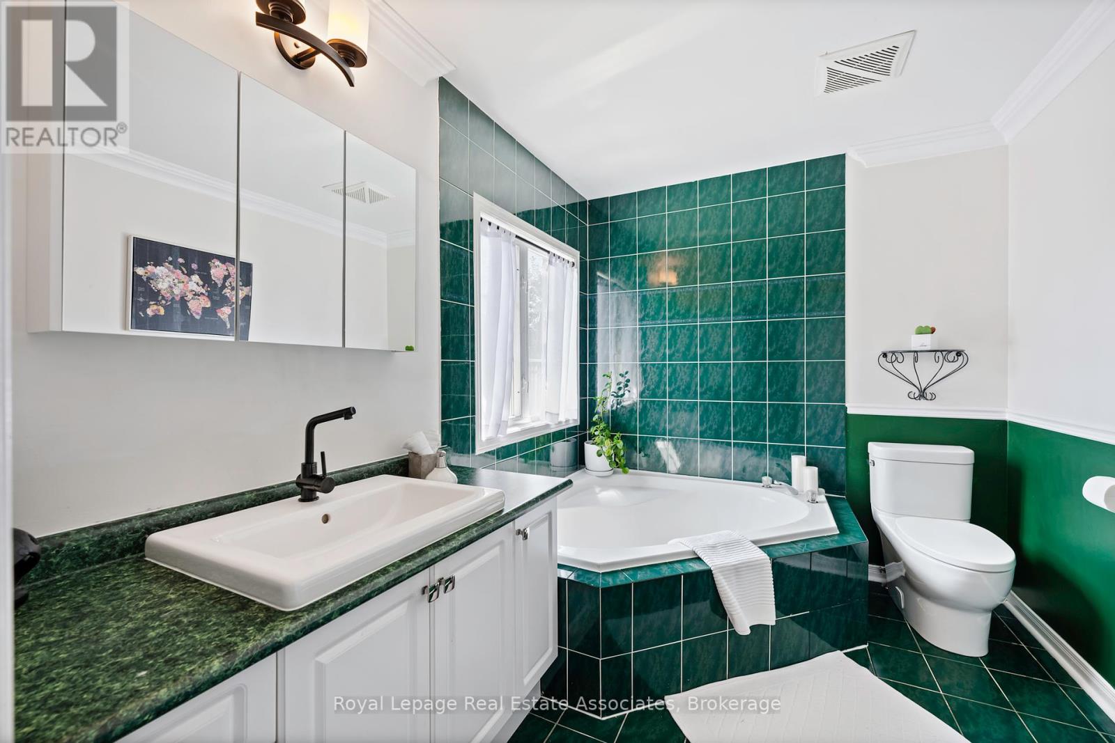 Photo 30 of 3268 Springrun Way, Mississauga ON