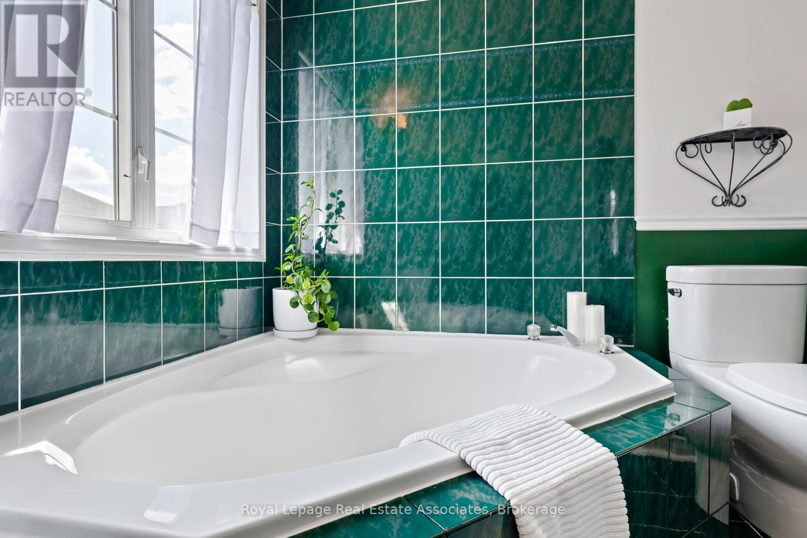 Photo 31 of 3268 Springrun Way, Mississauga ON