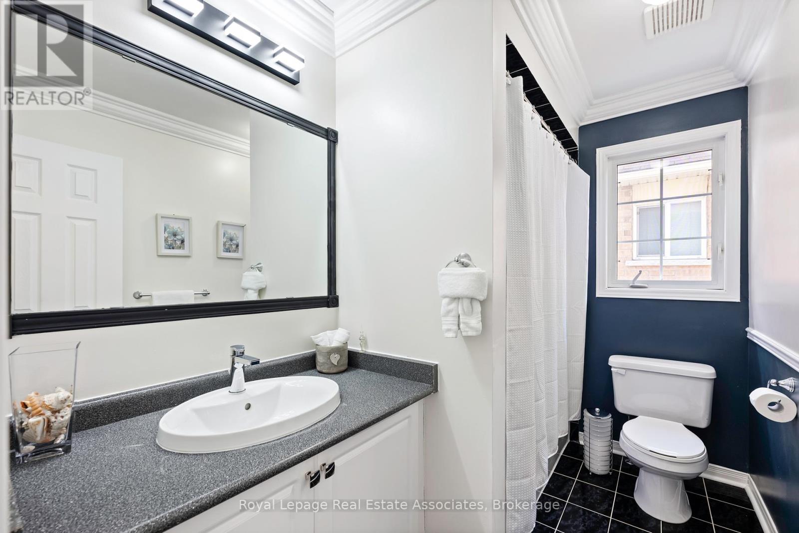 Photo 34 of 3268 Springrun Way, Mississauga ON