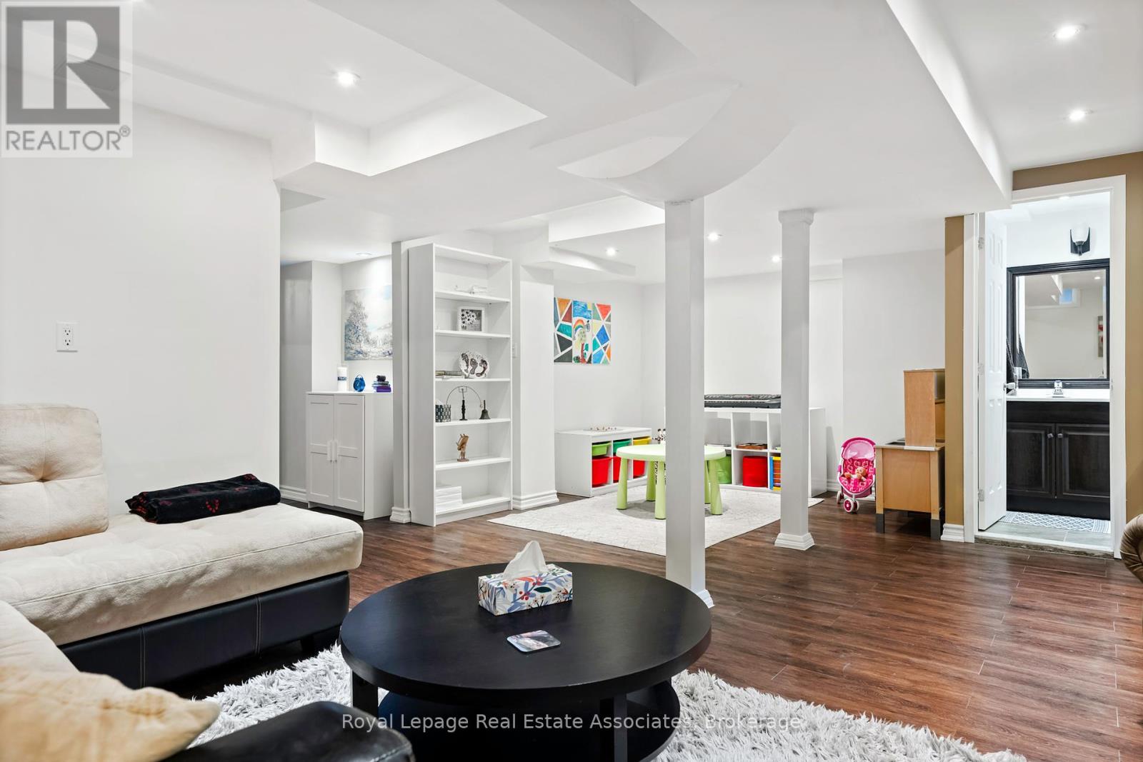 Photo 41 of 3268 Springrun Way, Mississauga ON