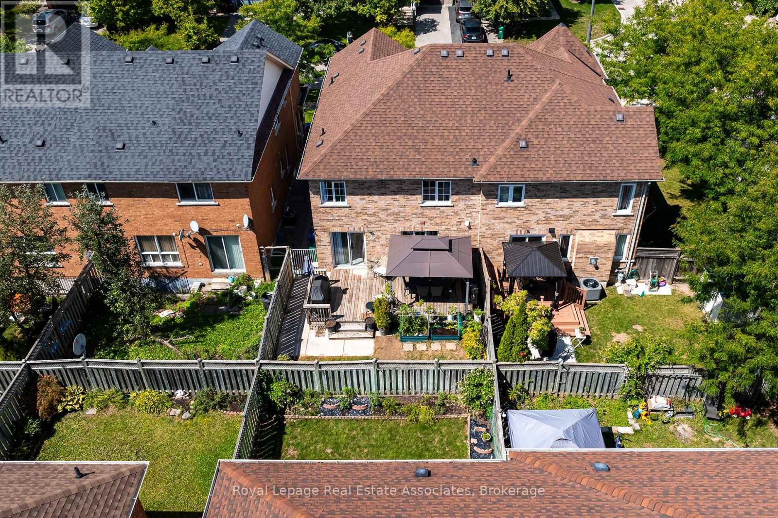 Photo 45 of 3268 Springrun Way, Mississauga ON