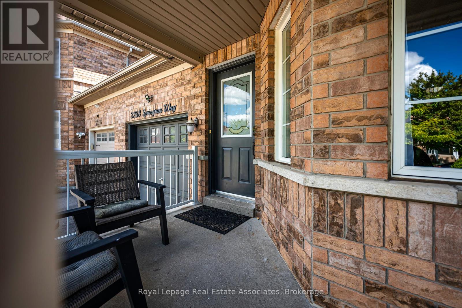 Photo 7 of 3268 Springrun Way, Mississauga ON