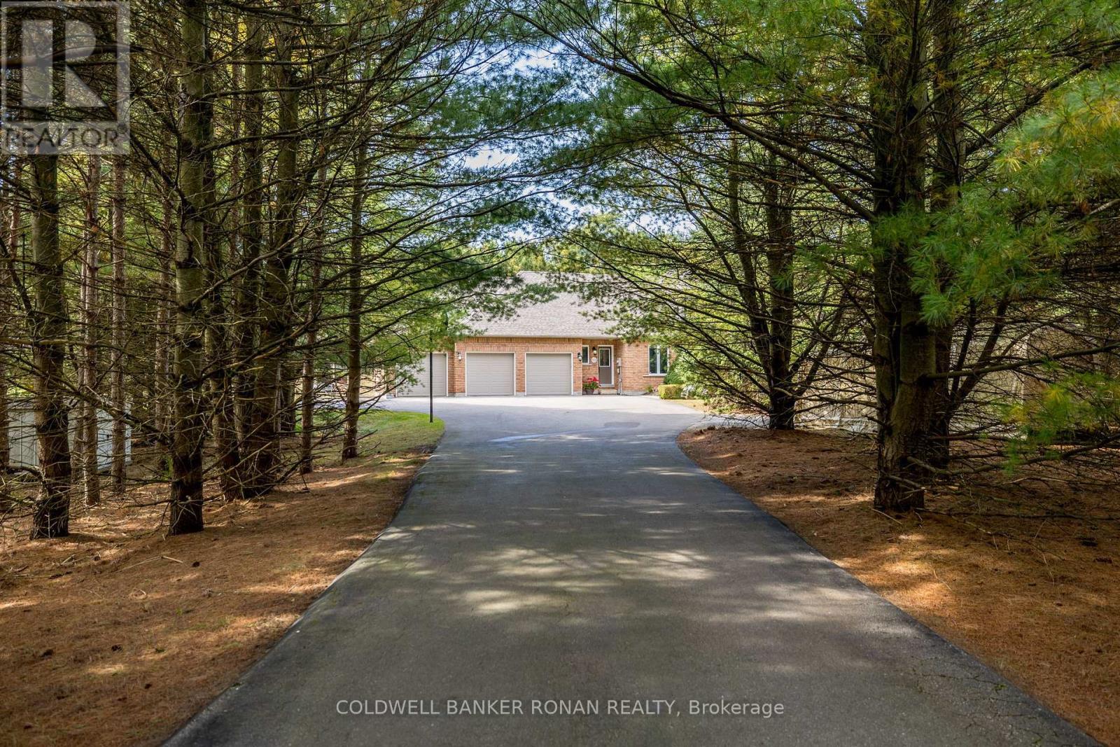 Photo 1 of 16 Indiana Drive, Caledon ON