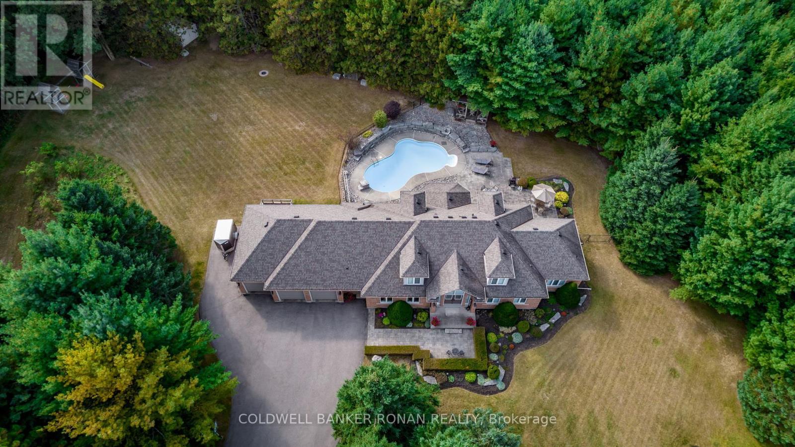 Photo 40 of 16 Indiana Drive, Caledon ON