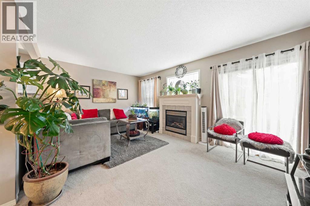 Photo 16 of 82 Everstone Place Sw, Calgary AB