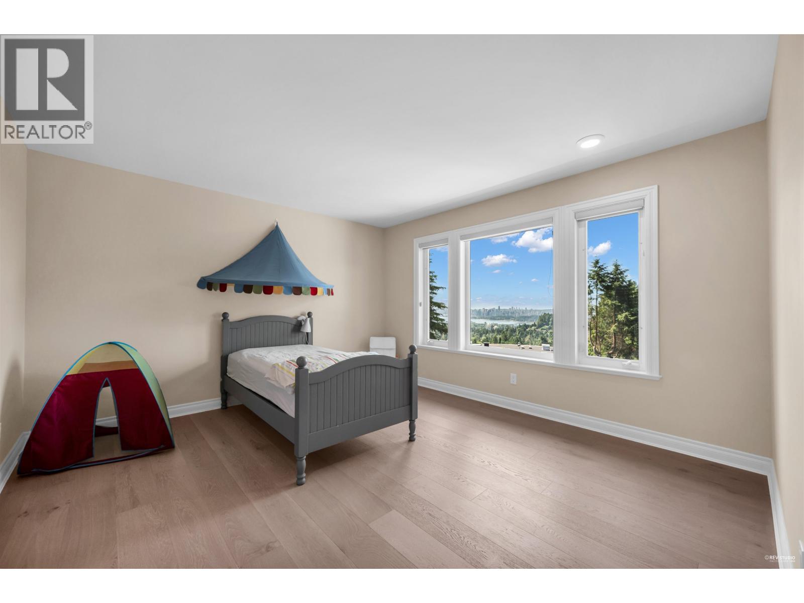 Photo 32 of 848 Fairmile Road, West Vancouver BC