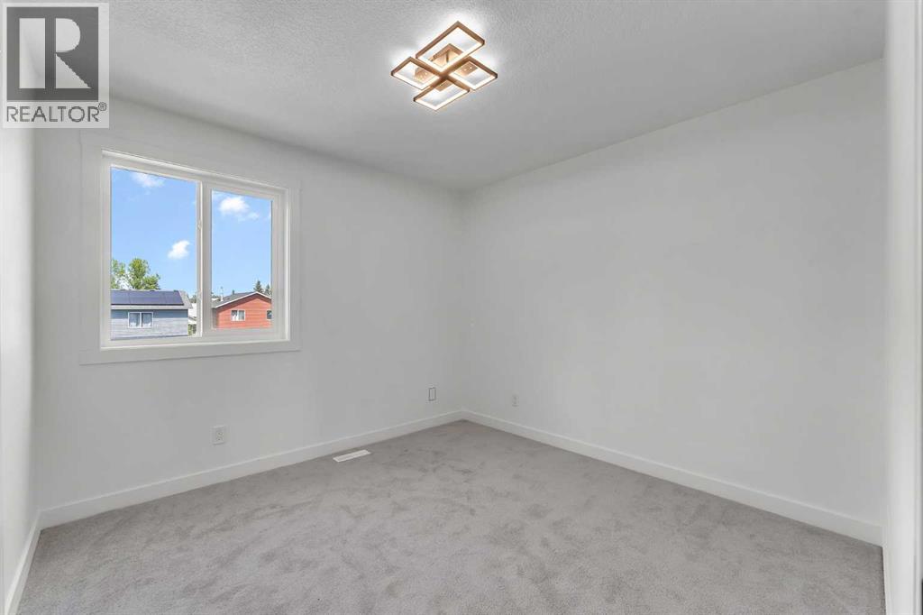 Photo 6 of 61 Martindale Court Ne, Calgary AB