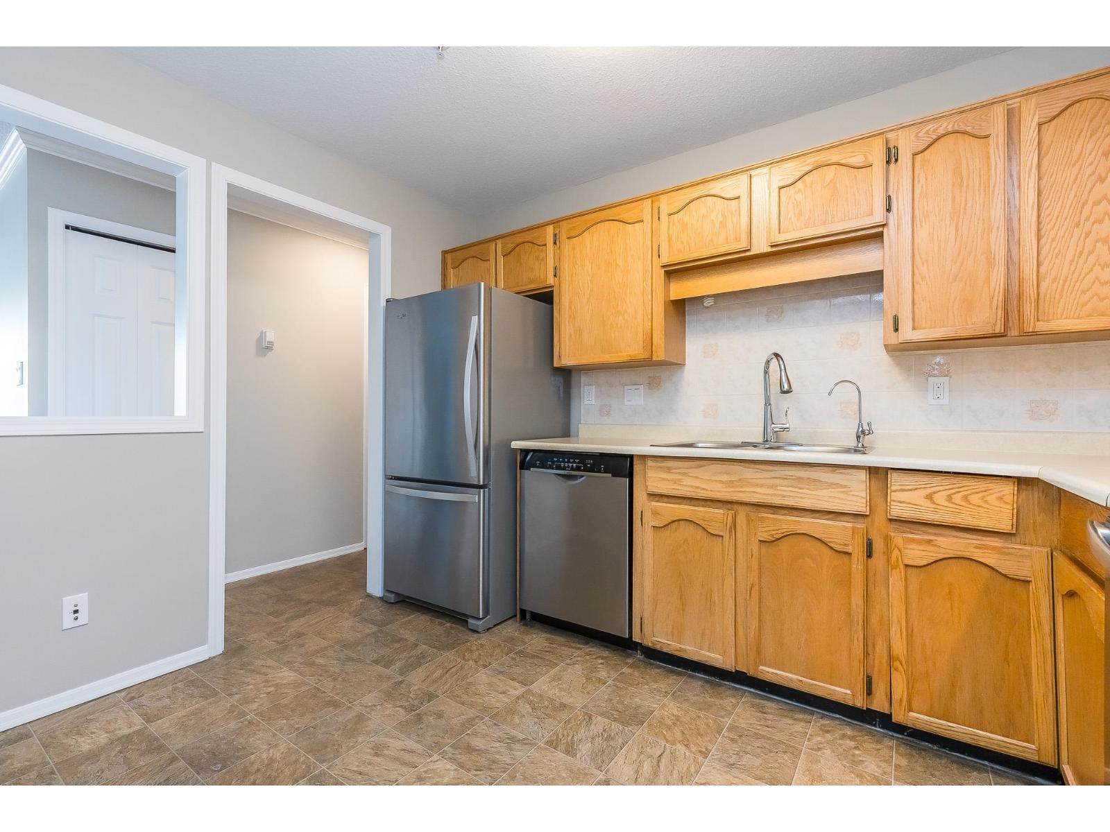 Photo 8 of 121 31850 Union Avenue, Abbotsford BC
