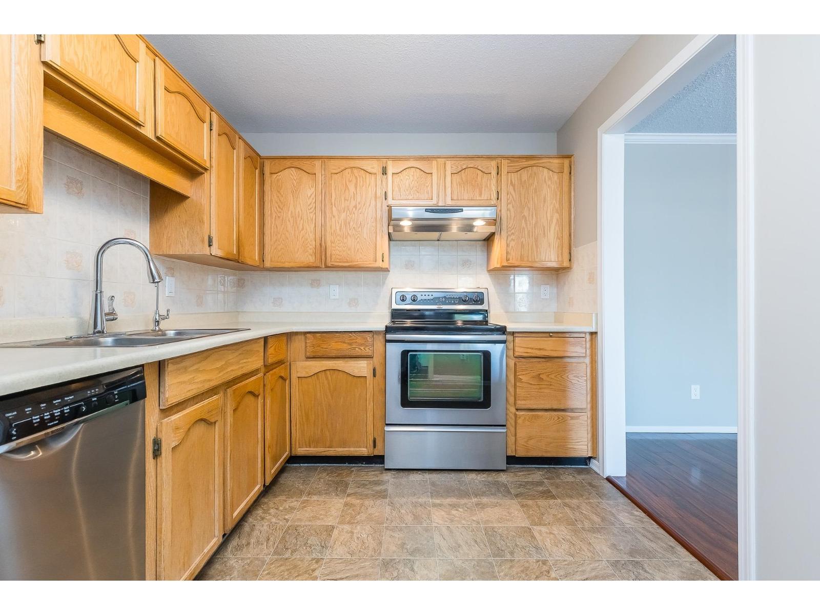 Photo 6 of 121 31850 Union Avenue, Abbotsford BC