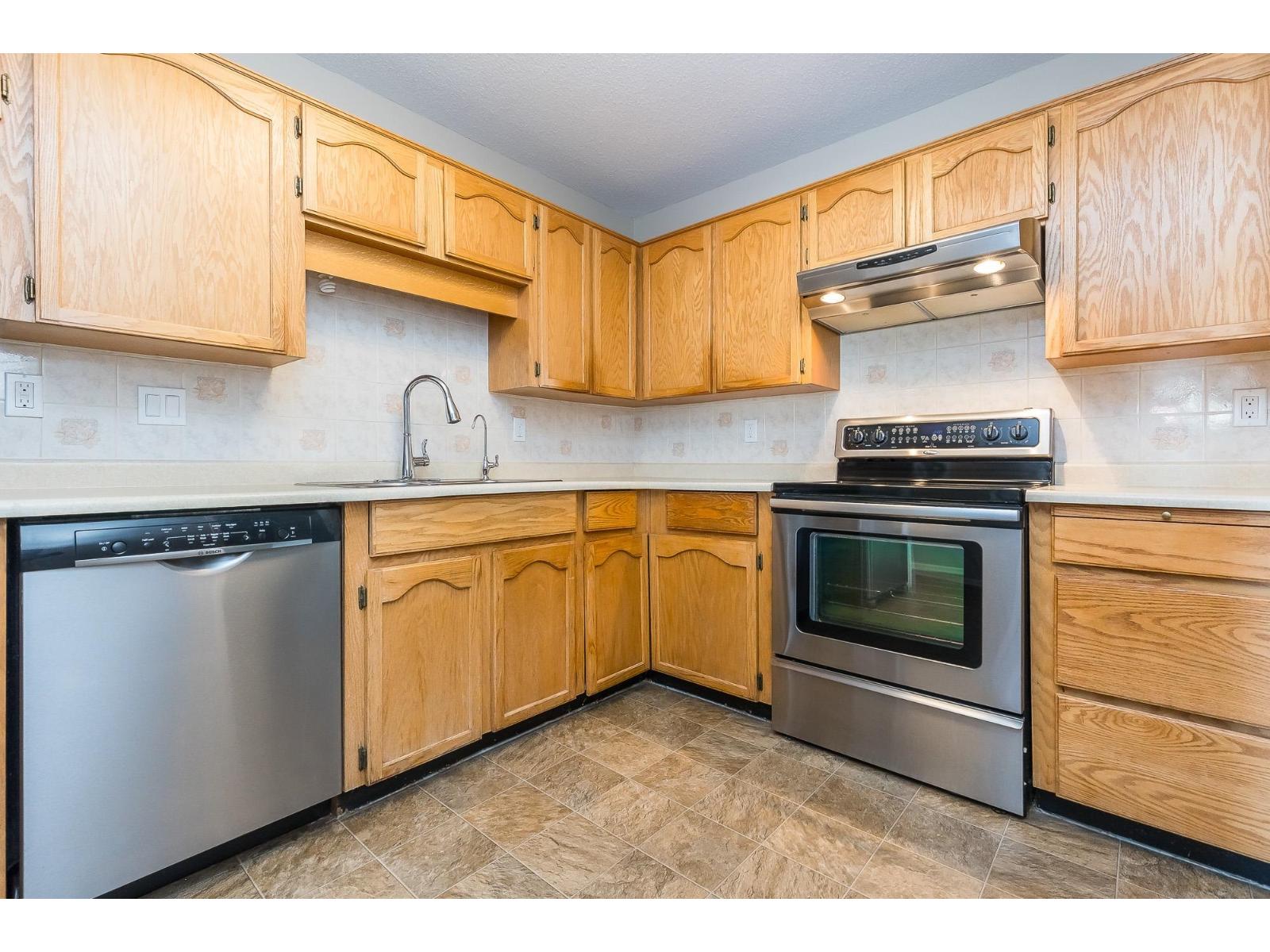 Photo 10 of 121 31850 Union Avenue, Abbotsford BC
