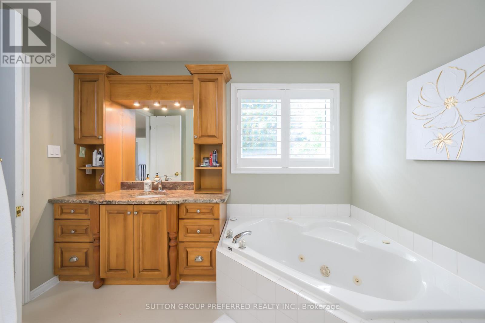 Photo 8 of 87 Robinson Lane, London North ON