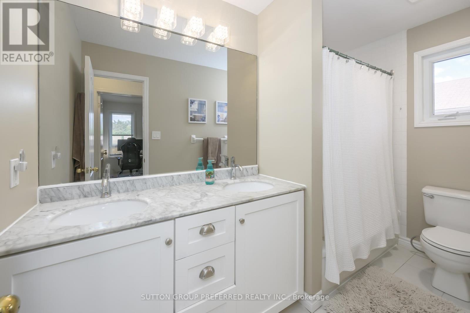 Photo 11 of 87 Robinson Lane, London North ON