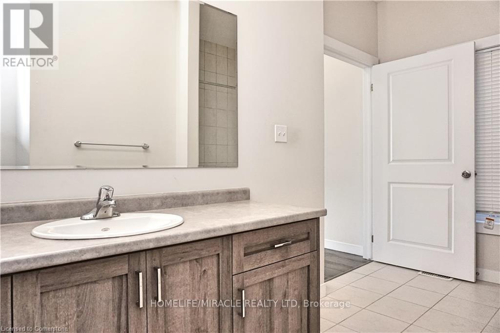 Photo 17 of 12 Waterthrush Lane, Haldimand ON