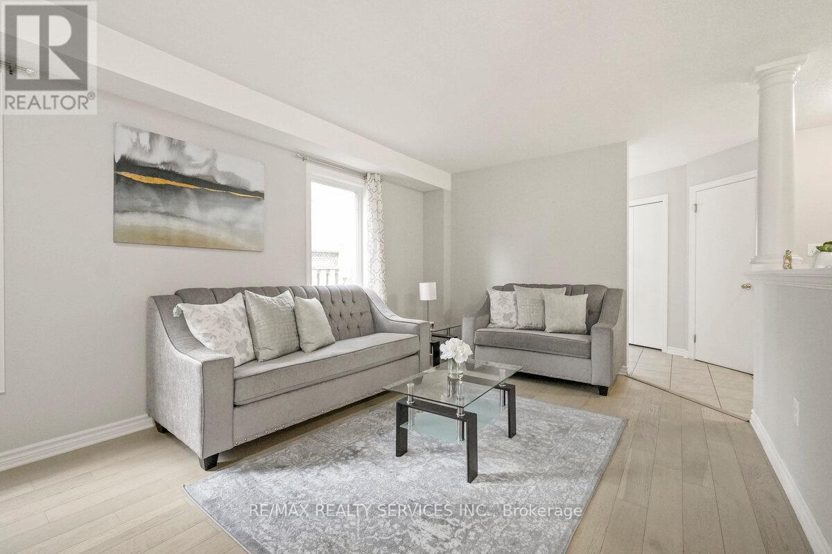 Photo 10 of 829 Oakcrossing Road, London North ON