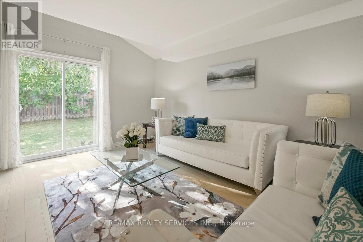 Photo 20 of 829 Oakcrossing Road, London North ON