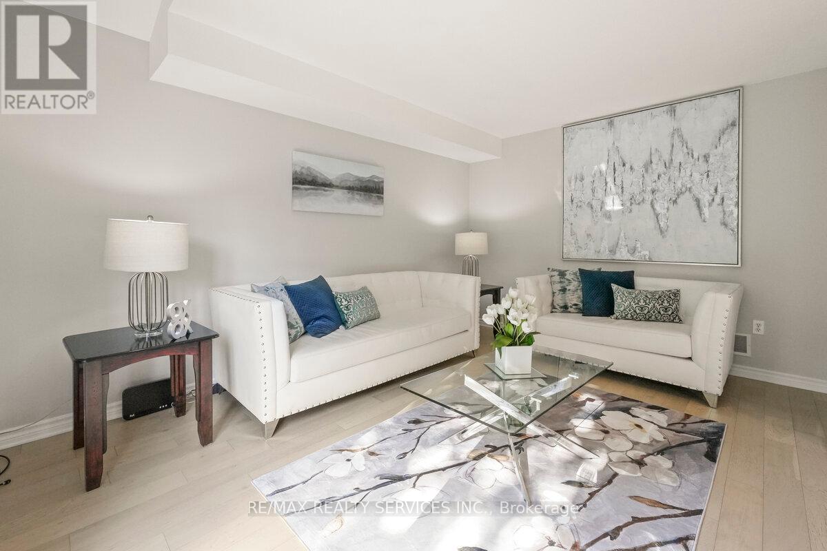 Photo 21 of 829 Oakcrossing Road, London North ON