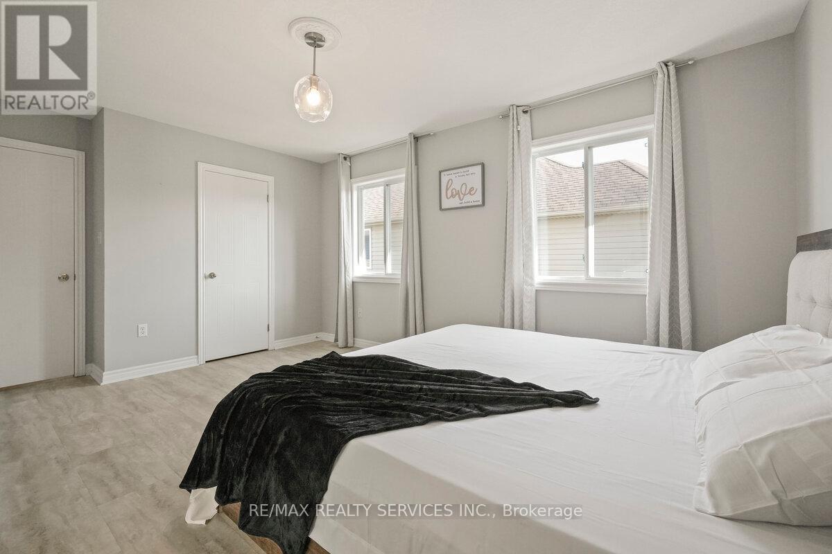 Photo 30 of 829 Oakcrossing Road, London North ON