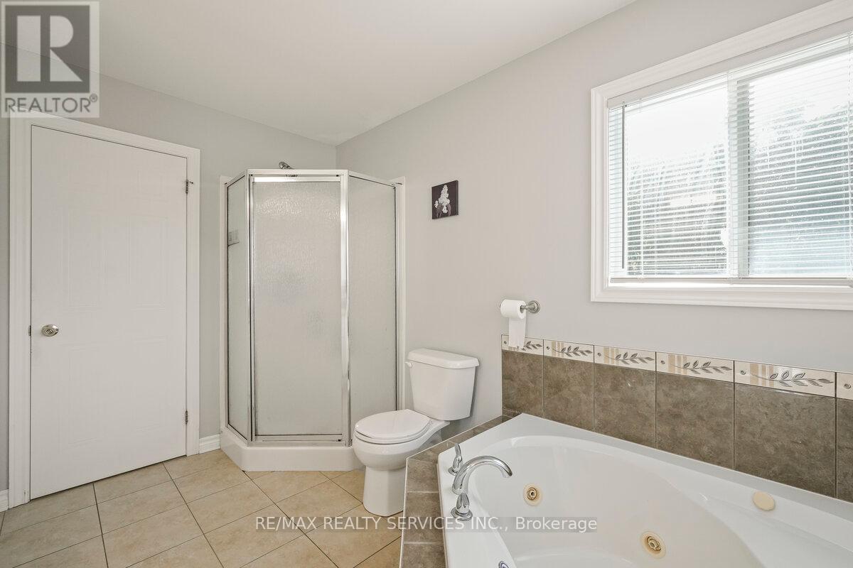 Photo 32 of 829 Oakcrossing Road, London North ON