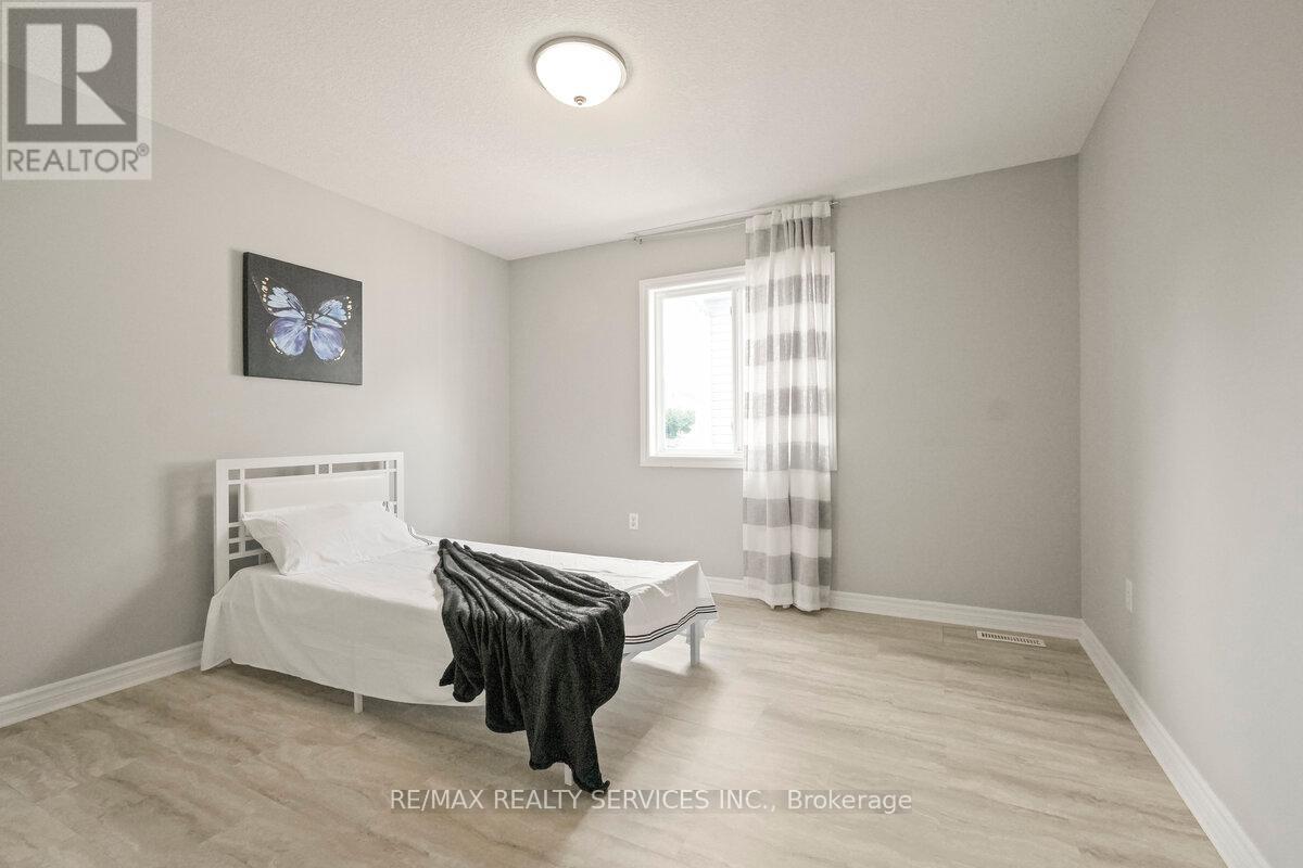 Photo 40 of 829 Oakcrossing Road, London North ON