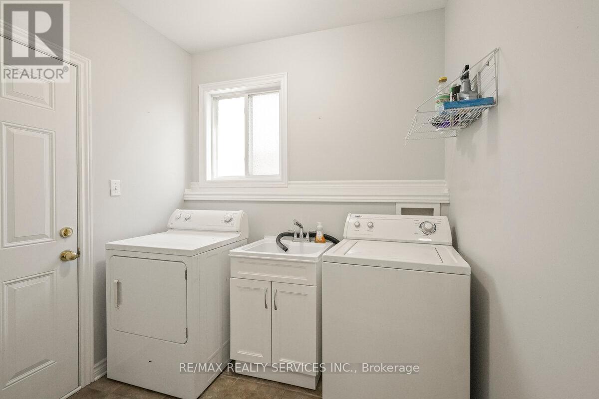 Photo 43 of 829 Oakcrossing Road, London North ON