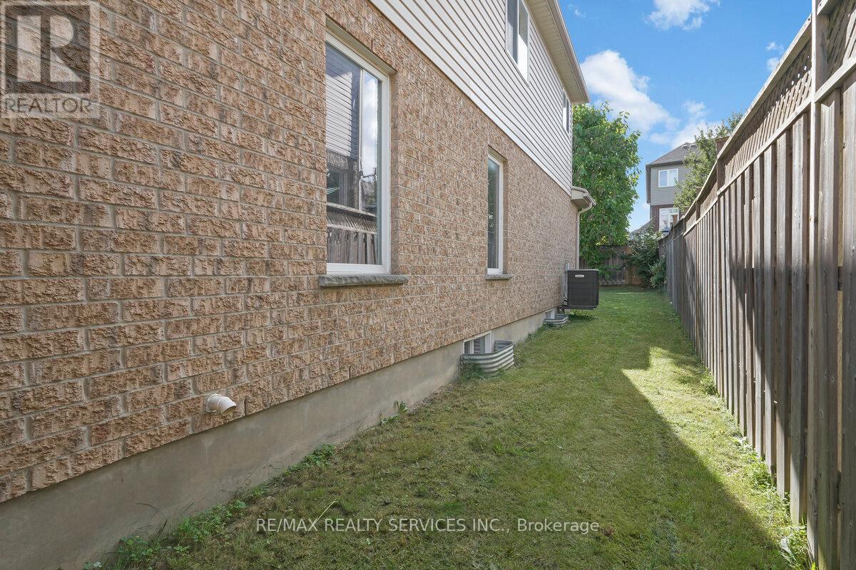 Photo 44 of 829 Oakcrossing Road, London North ON