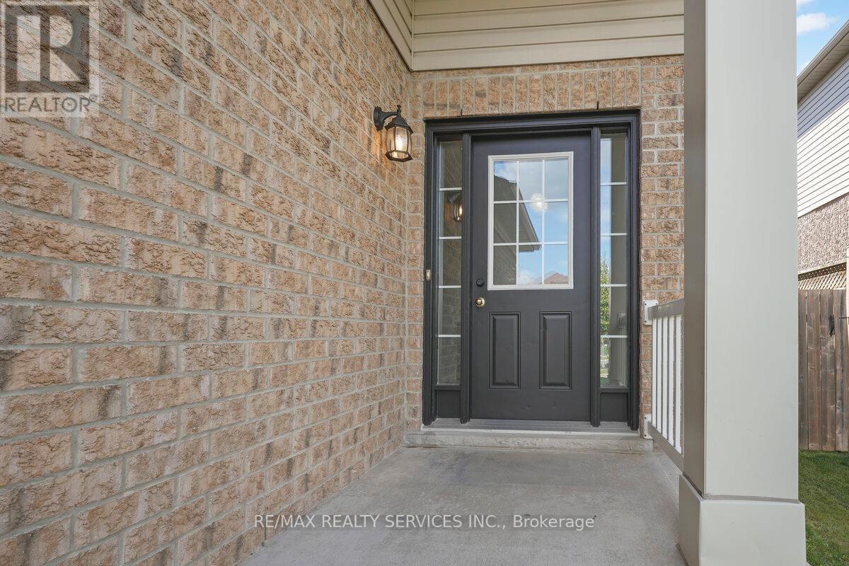 Photo 6 of 829 Oakcrossing Road, London North ON