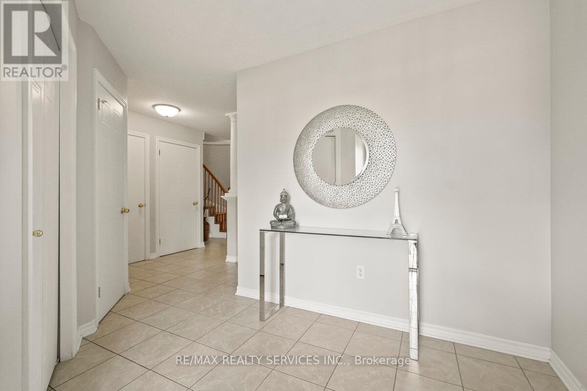 Photo 7 of 829 Oakcrossing Road, London North ON