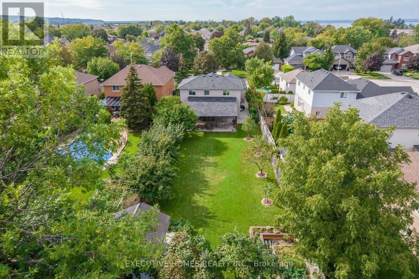 Photo 15 of 42 Richmond Crescent, Hamilton ON