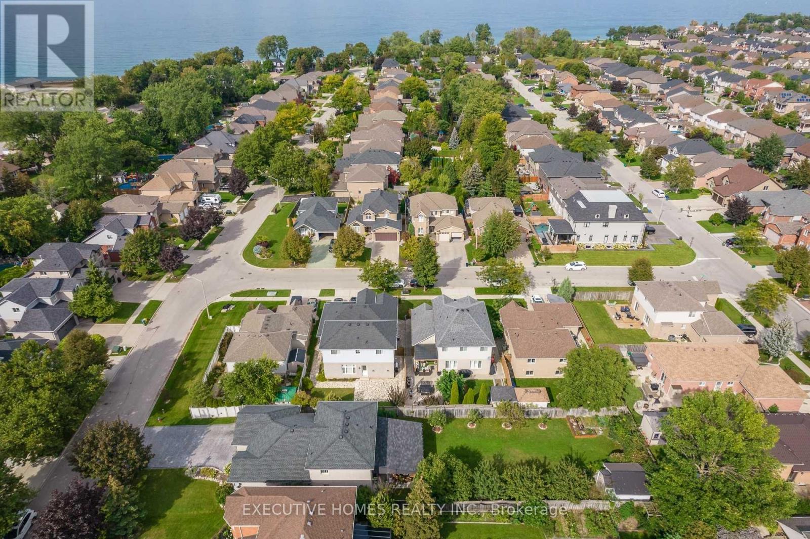 Photo 17 of 42 Richmond Crescent, Hamilton ON